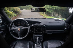 Bild 8/10 von Porsche 911 Carrera 4S (2002)