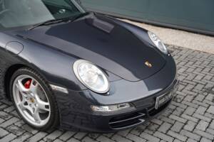 Bild 27/50 von Porsche 911 Carrera 4S (2007)