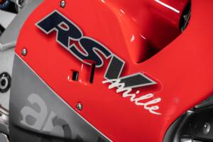Image 13/32 of Aprilia RSV 1000 R (1999)