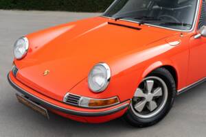 Image 2/28 of Porsche 911 2.0 S (1969)