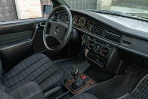 Imagen 17/45 de Mercedes-Benz 190 E (1989)