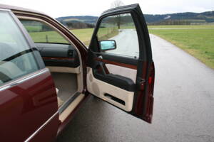Immagine 64/69 di Mercedes-Benz 500 SE (1992)