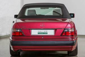 Bild 4/31 von Mercedes-Benz E 320 (1993)