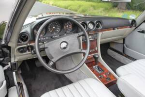 Image 10/20 de Mercedes-Benz 500 SL (1986)