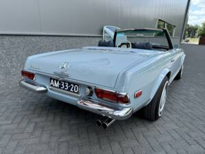 Image 10/36 de Mercedes-Benz 280 SL (1969)