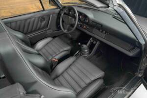 Image 13/19 of Porsche 911 SC 3.0 (1983)