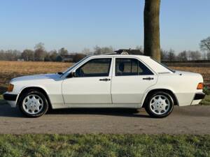 Bild 7/21 von Mercedes-Benz 190 E 1.8 (1990)