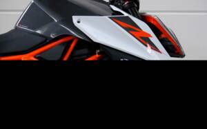 Image 14/83 of KTM 1290 Super Duke R (2018)
