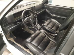 Imagen 13/15 de Lancia Delta HF Integrale 16V (1992)