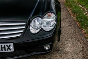 Bild 50/50 von Mercedes-Benz SL 55 AMG (2004)