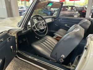 Bild 12/27 von Mercedes-Benz 280 SL (1968)