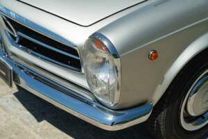 Image 27/50 de Mercedes-Benz 230 SL (1965)