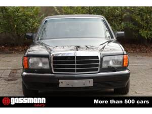 Afbeelding 2/15 van Mercedes-Benz 560 SEL (1990)