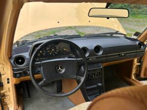 Image 5/12 of Mercedes-Benz 300 D (1980)