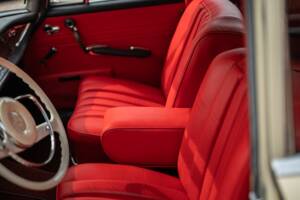 Image 25/42 of Mercedes-Benz 220 SE b (1965)