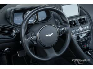 Image 14/41 de Aston Martin DB 11 Volante (2018)