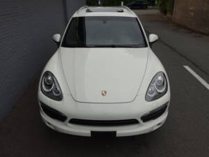 Bild 8/99 von Porsche Cayenne S (2010)