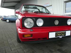 Bild 20/23 von Volkswagen Golf I Cabrio 1.8 (1990)