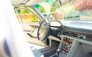 Imagen 53/64 de Mercedes-Benz 500 SEL (1984)