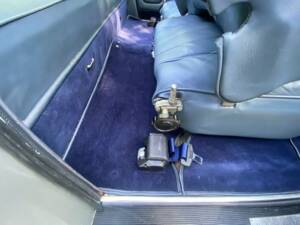 Image 37/50 of Bentley S 3 Continental (1966)