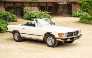 Afbeelding 10/42 van Mercedes-Benz 280 SL (1977)