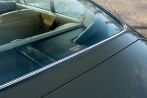 Immagine 19/36 di Aston Martin DB 6 Mk II (1970)