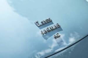 Image 35/50 de Jaguar E-Type (1968)