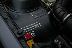 Bild 37/50 von BMW 635 CSi (1989)