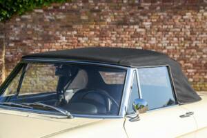 Image 21/50 of Alfa Romeo 1600 Duetto (1967)