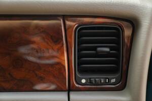 Image 30/50 of Jaguar XJ6 3.2 (1995)