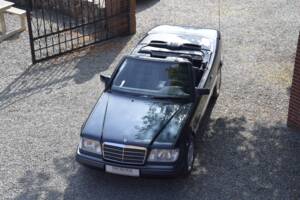 Image 7/15 of Mercedes-Benz E 200 (1997)