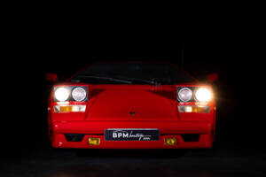 Immagine 7/34 di Lamborghini Countach 25th Anniversary (1989)