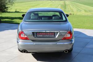 Image 11/50 of Jaguar XJ 8 4.2 (2004)
