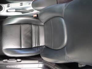 Image 37/41 of Porsche 911 Carrera 4S (2004)