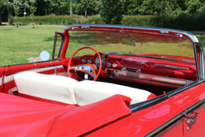Image 15/31 of Chevrolet Impala Convertible (1960)