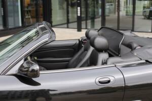Immagine 35/45 di Jaguar XKR (2001)