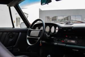 Image 29/29 of Porsche 911 Carrera 3.2 (1989)