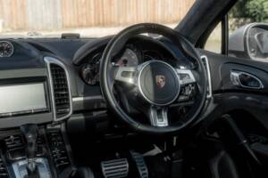 Image 2/50 de Porsche Cayenne GTS (2012)