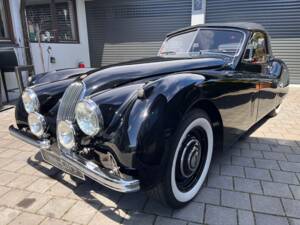 Image 11/37 de Jaguar XK 120 DHC (1954)