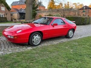 Image 4/33 of Porsche 928 S4 (1989)