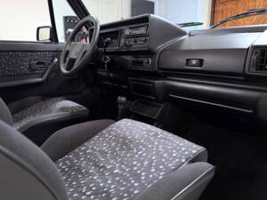 Image 19/22 of Volkswagen Golf Mk I Convertible 1.8 (1993)