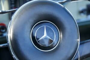 Bild 28/50 von Mercedes-Benz 230 SL (1967)