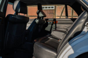 Image 43/44 de Mercedes-Benz 500 SEL (1984)