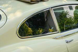 Image 15/39 of Jaguar E-Type (2+2) (1970)
