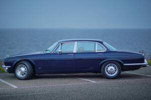 Image 20/26 de Jaguar XJ 6 L 4.2 (1976)