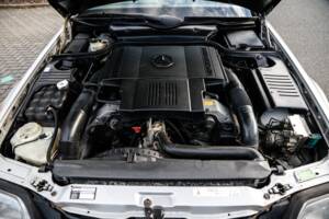 Image 34/43 of Mercedes-Benz SL 500 (1996)