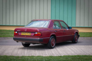 Immagine 5/23 di Mercedes-Benz 200 E-16 (1993)