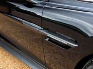 Immagine 23/72 di Aston Martin Vanquish Volante (2016)
