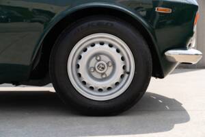 Image 39/83 of Alfa Romeo Giulia GT 1300 Junior (1968)