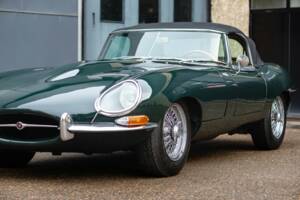 Image 8/48 de Jaguar Type E 4.2 (1965)